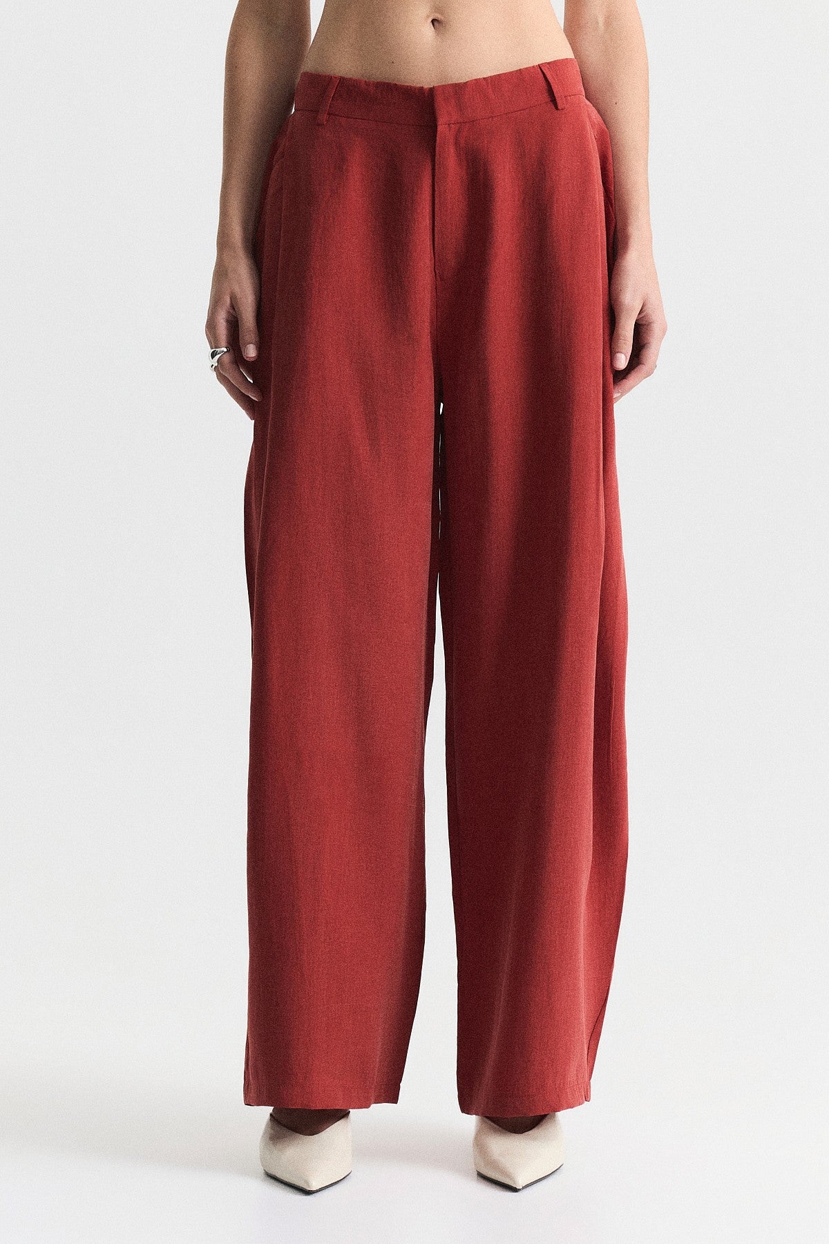 Pleated Barrel Pants