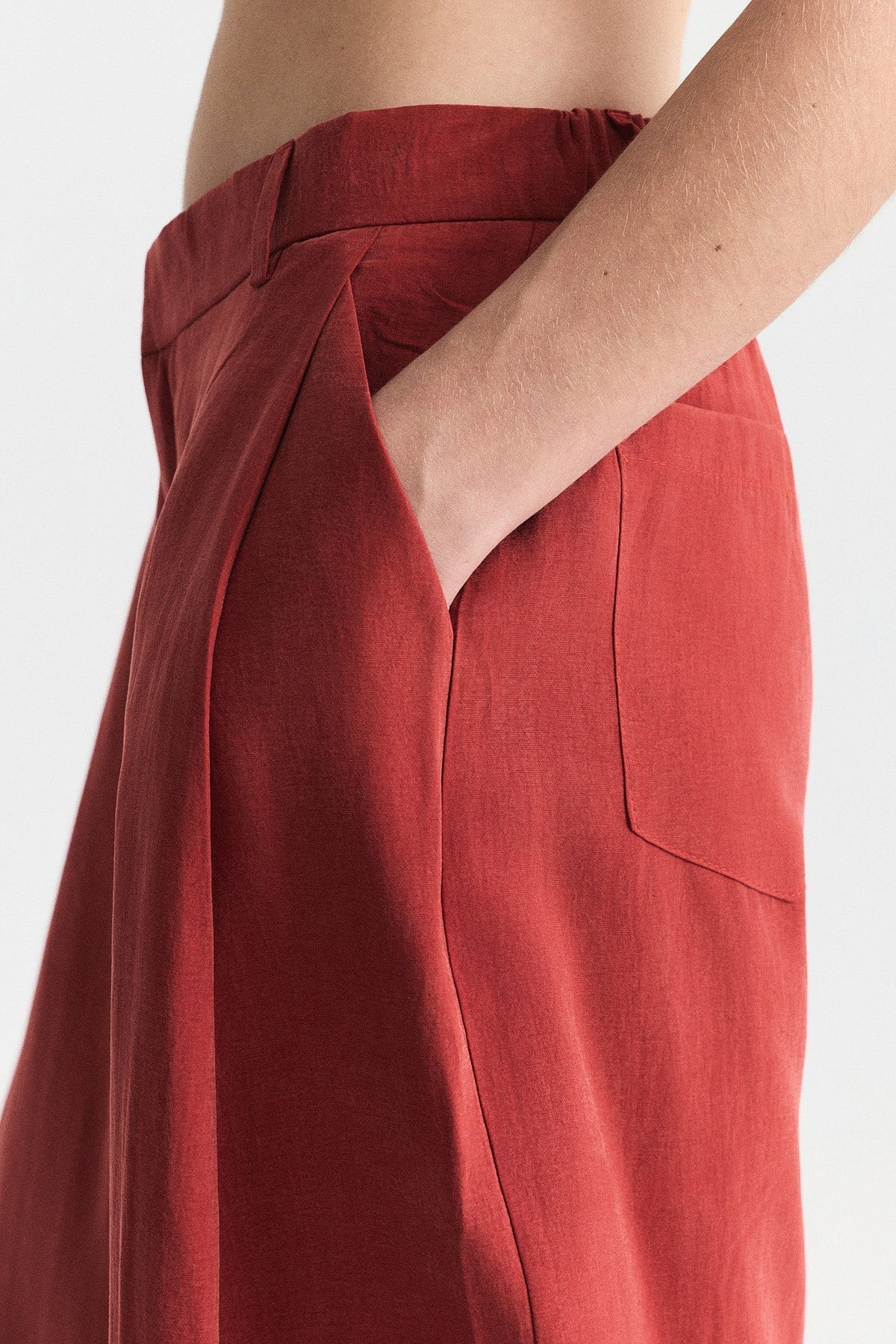 Pleated Barrel Pants