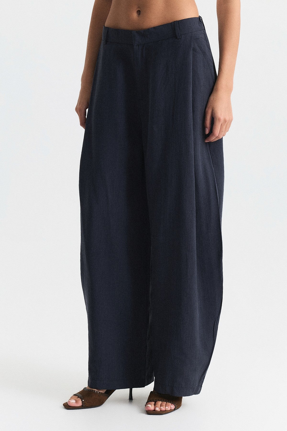 Pleated Barrel Pants