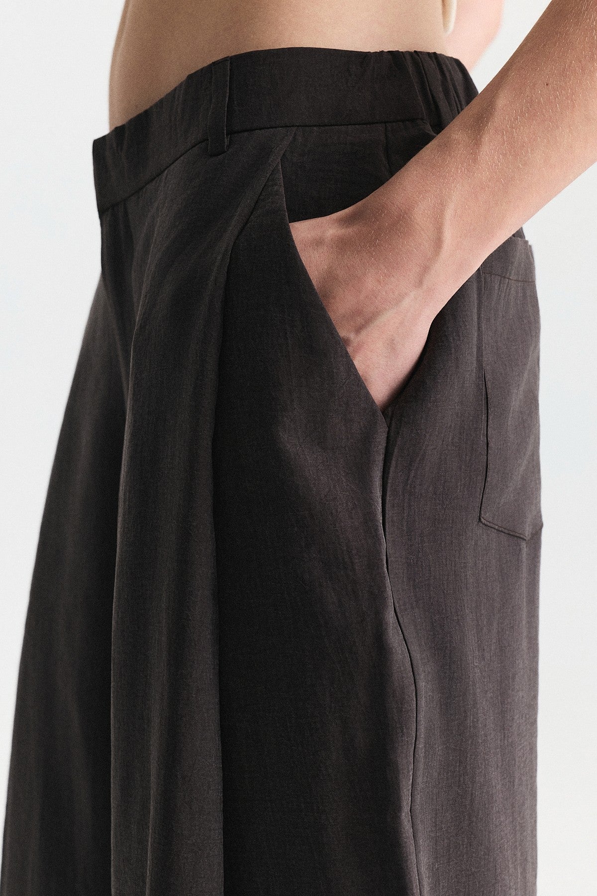 Pleated Barrel Pants