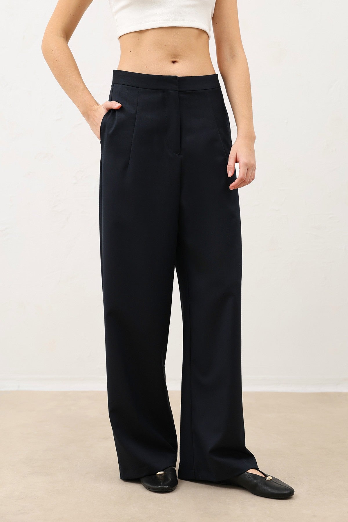 Antioch Women's Wide-Leg Pants with Pensli Design