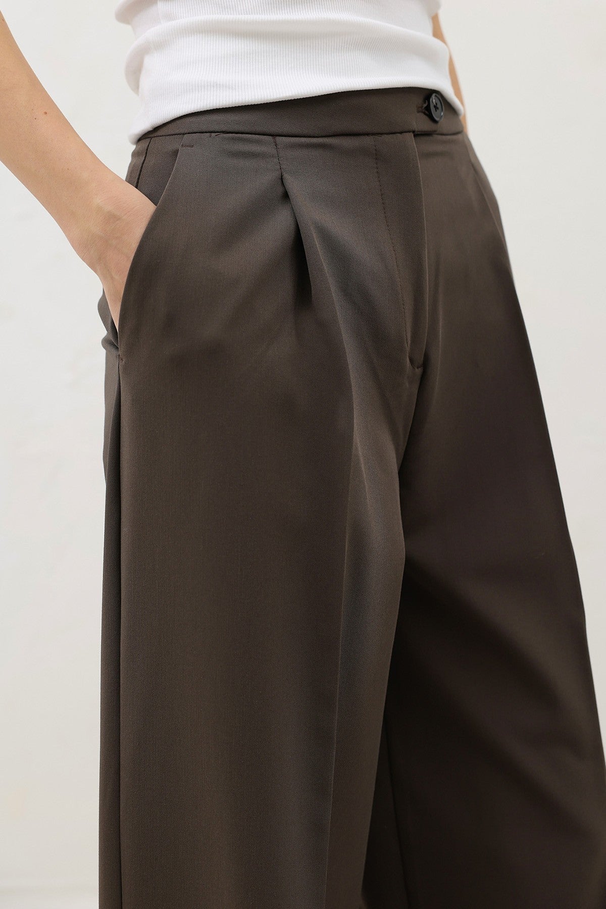 Antioch High-Waisted Pleated Women's Pants