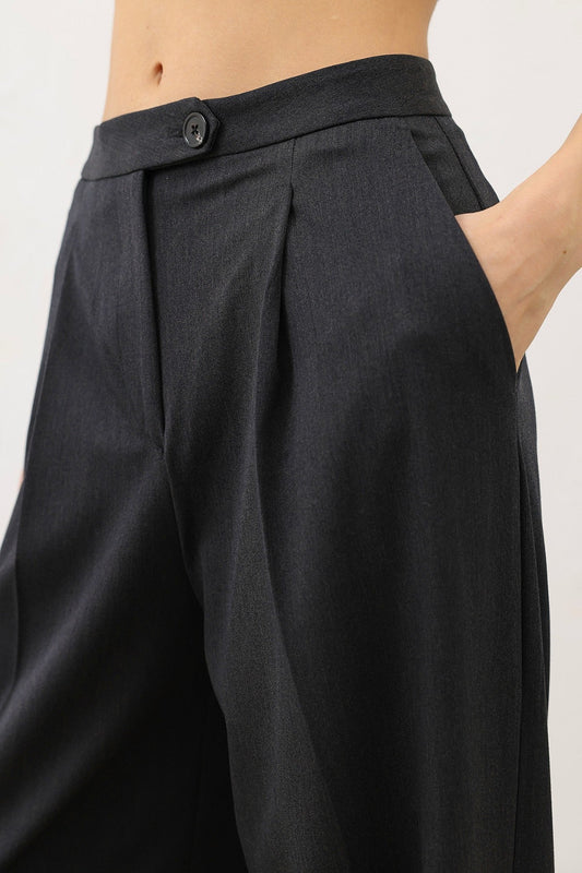 Antioch High-Waisted Pleated Women's Pants