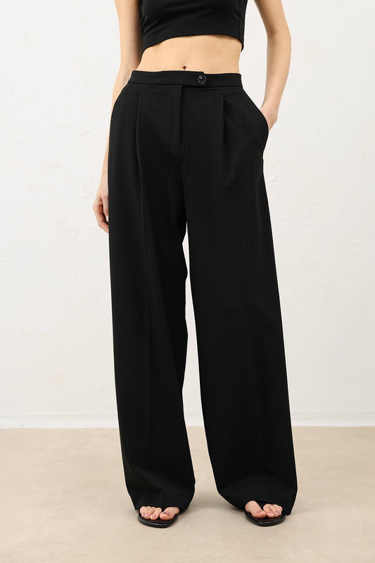 Antioch High-Waisted Pleated Women's Pants