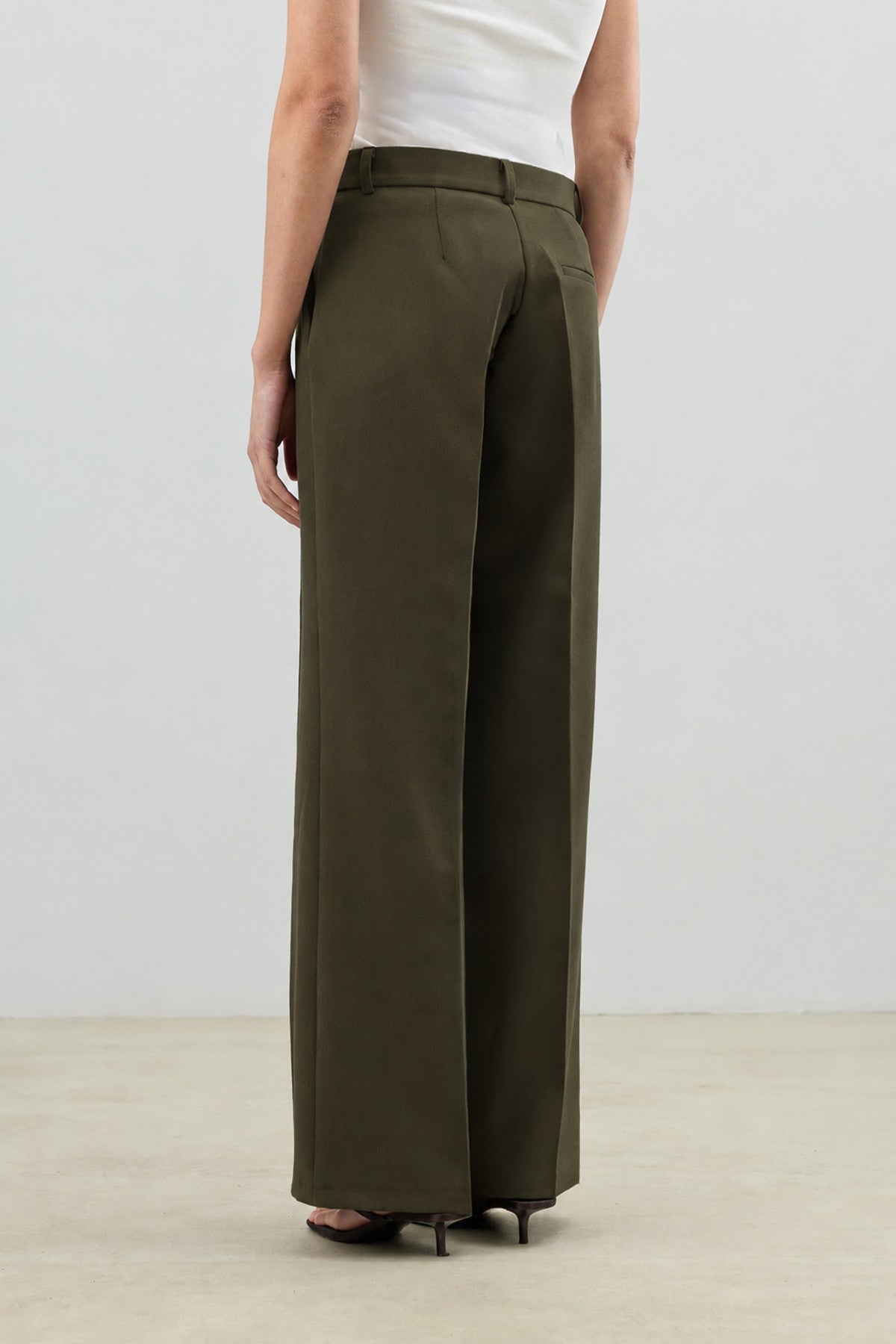 Relax Fit Pleated Women's Pants
