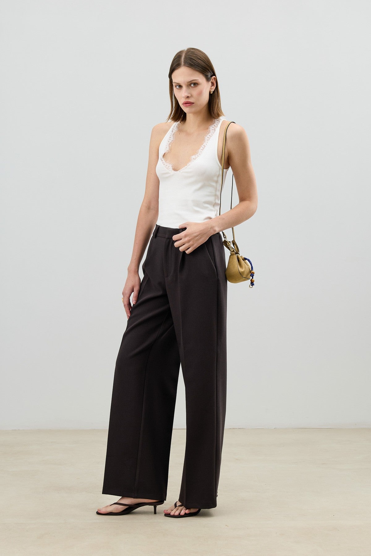 Antioch Relax Fit Pleated Women's Pants