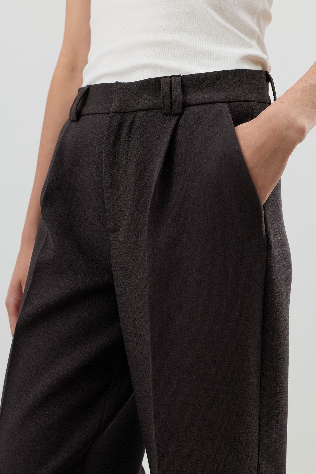 Antioch Relax Fit Pleated Women's Pants