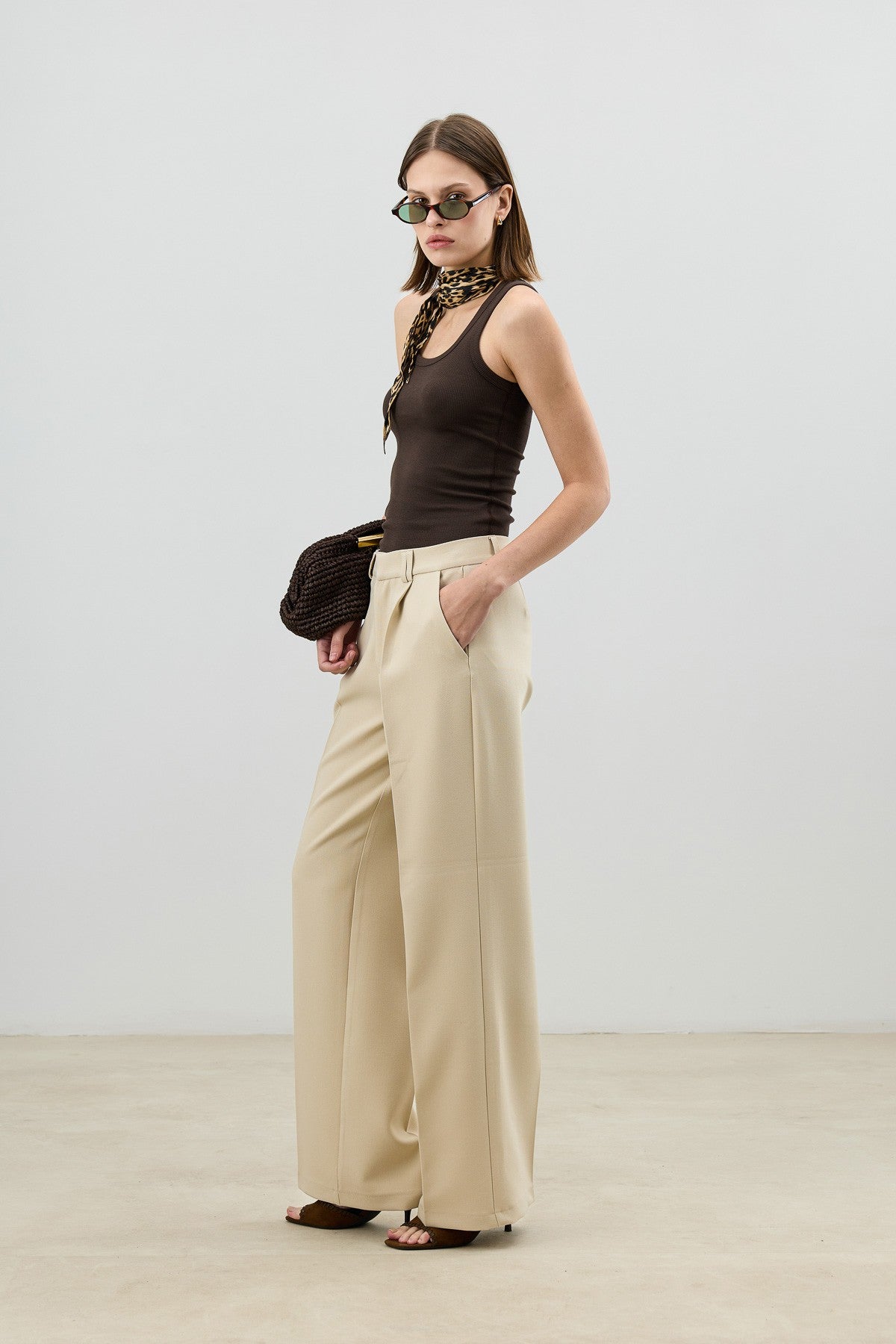 Antioch Relax Fit Pleated Women's Pants