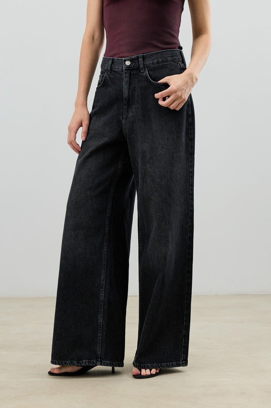 Antioch Women's Wide-Leg Jeans