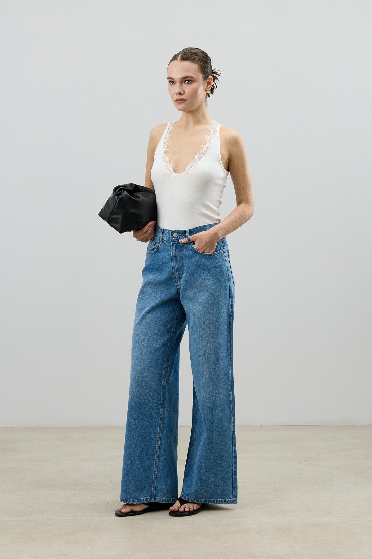Antioch Women's Wide-Leg Jeans