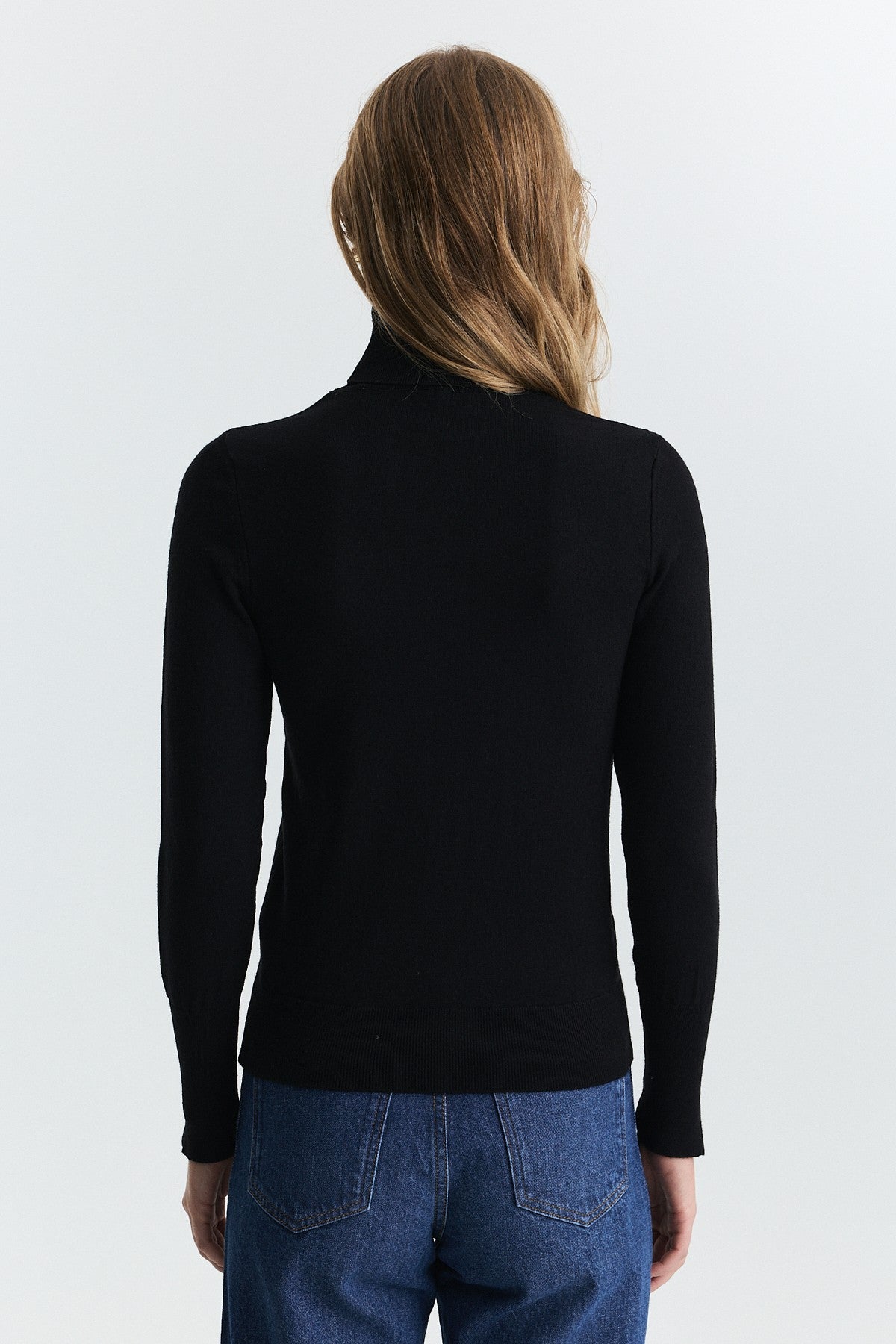 Basic Crew-Neck Sweater