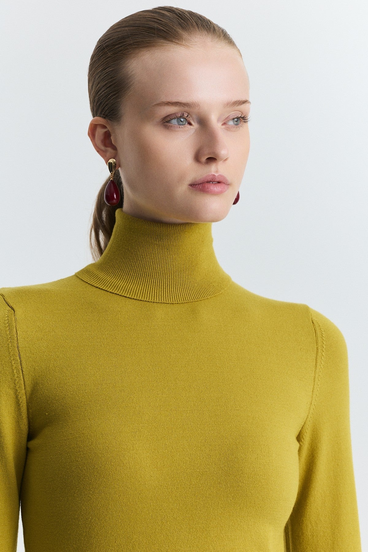 Basic Crew-Neck Sweater