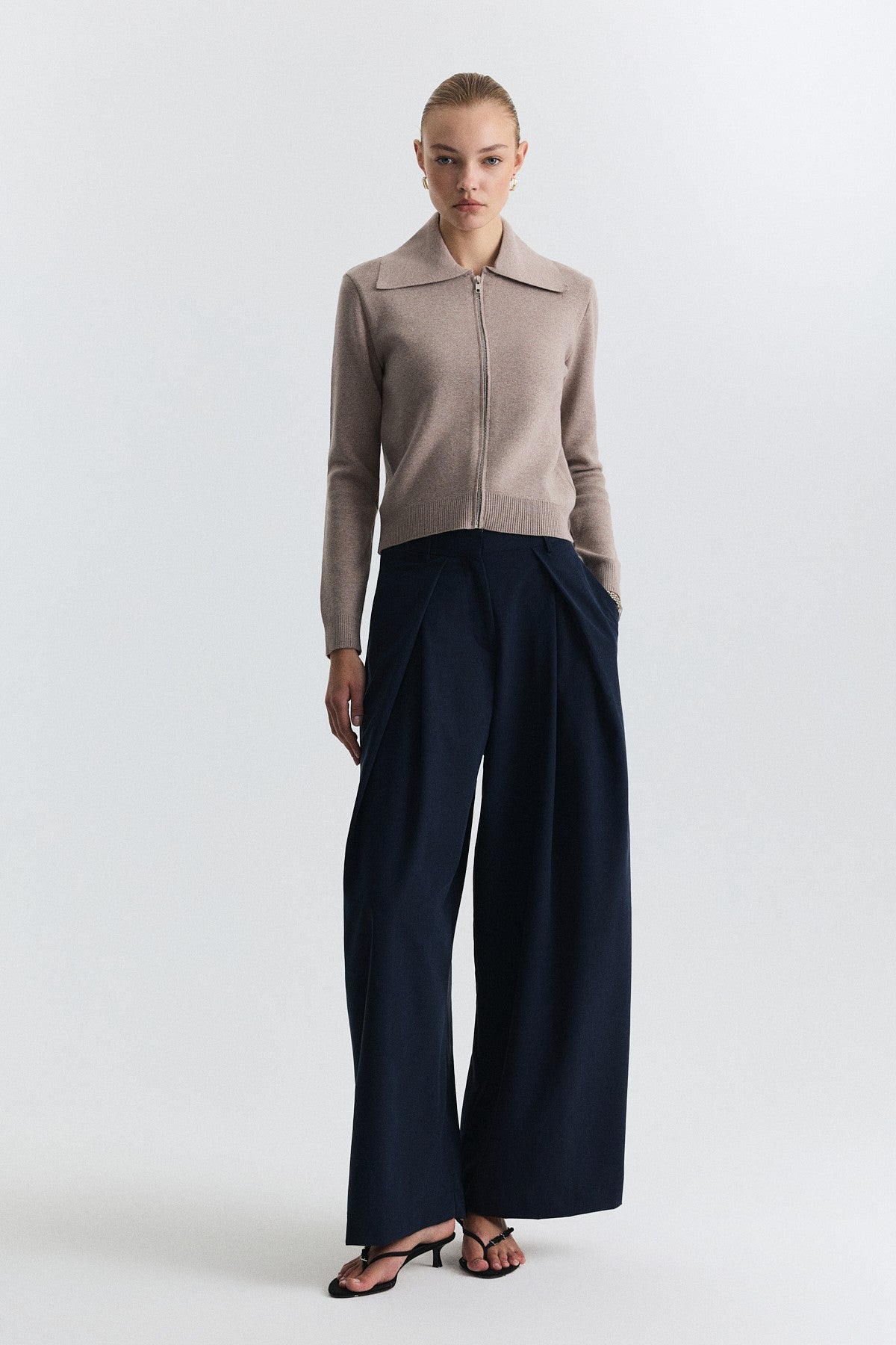 Wide-Collar Zip-Up Cardigan