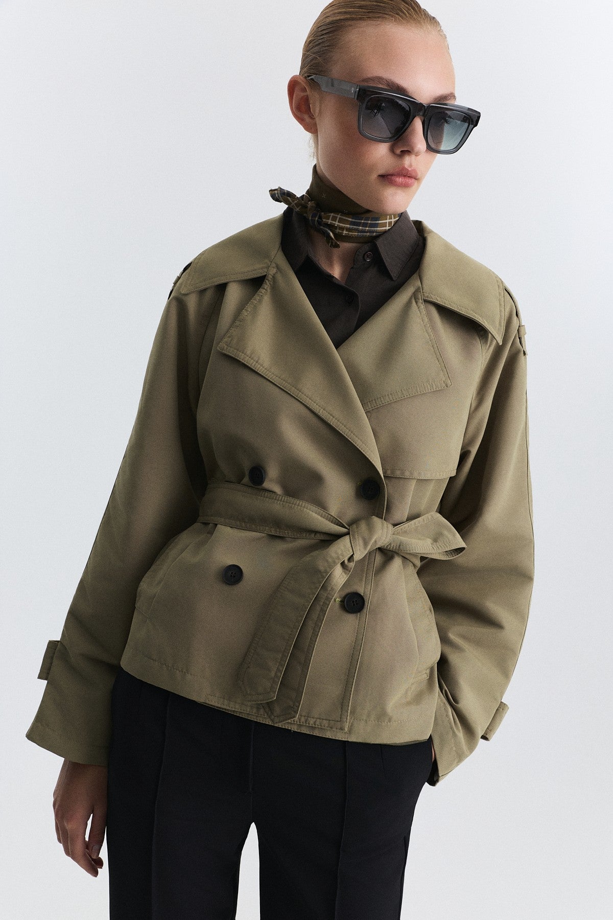 Short Trench Coat with Belt BA26Y517