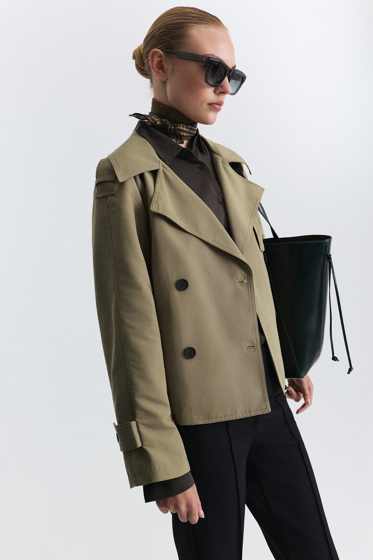 Short Trench Coat with Belt BA26Y517