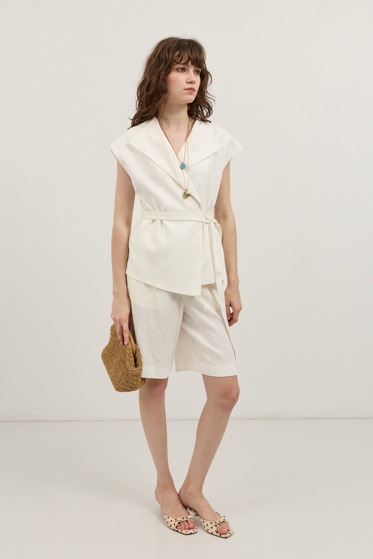 Antioch Women's Vest with Lace Trim and a Linen Blend