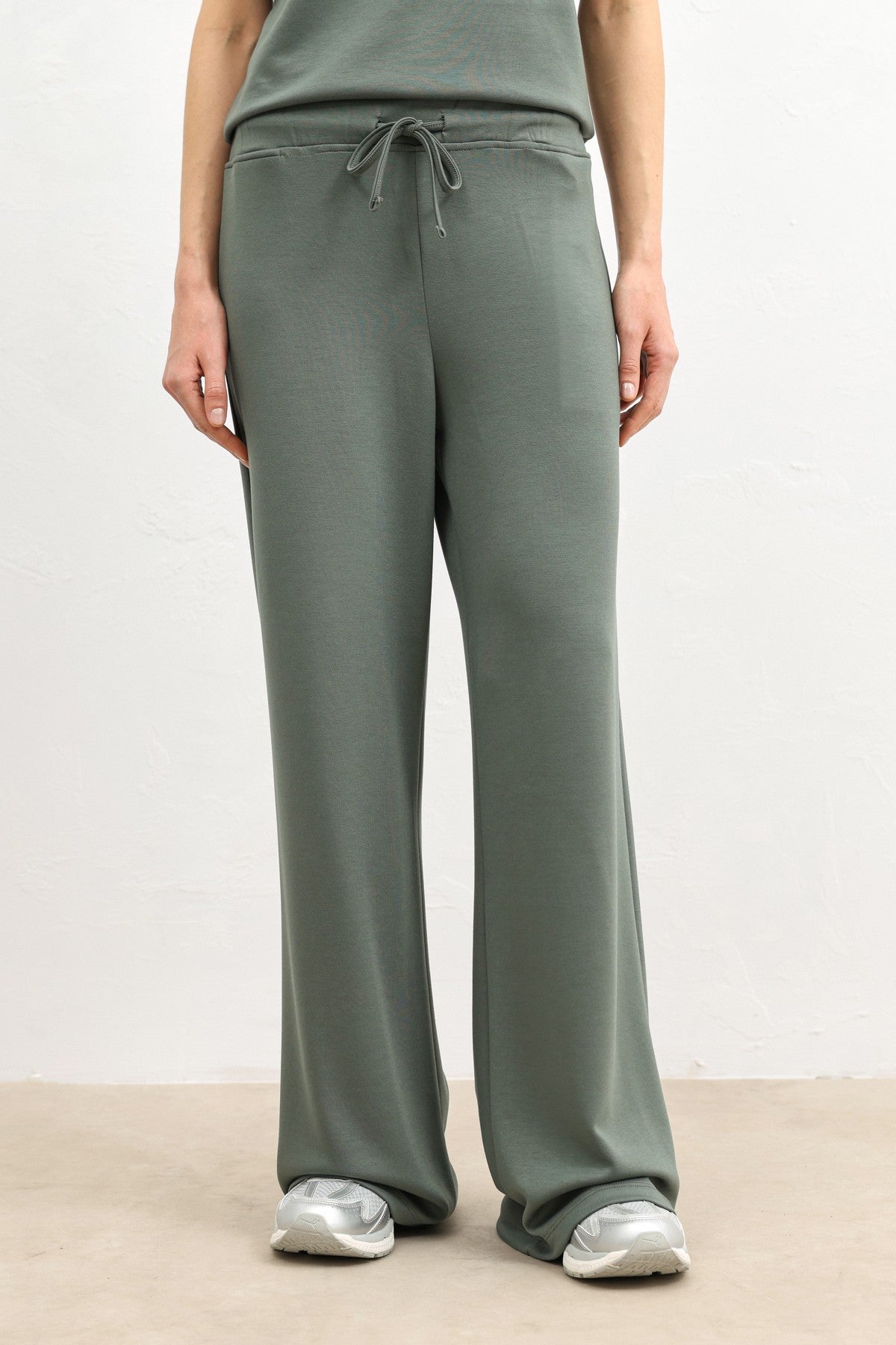 Women's Loose-Fitting Sweatsuit Set