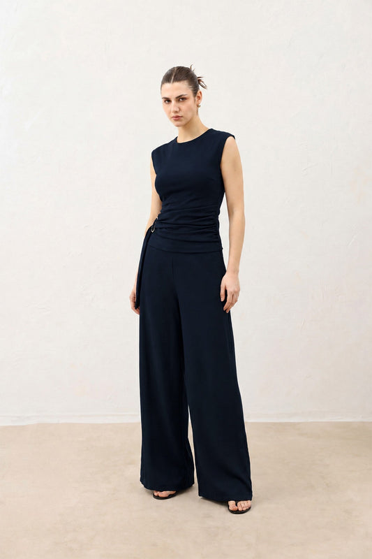 Women's Set with Clasp Detail