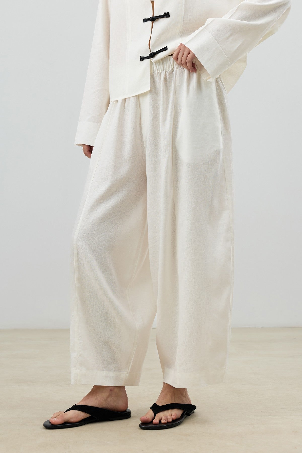 Women's Suit with Embellished Buttons in a Linen Blend