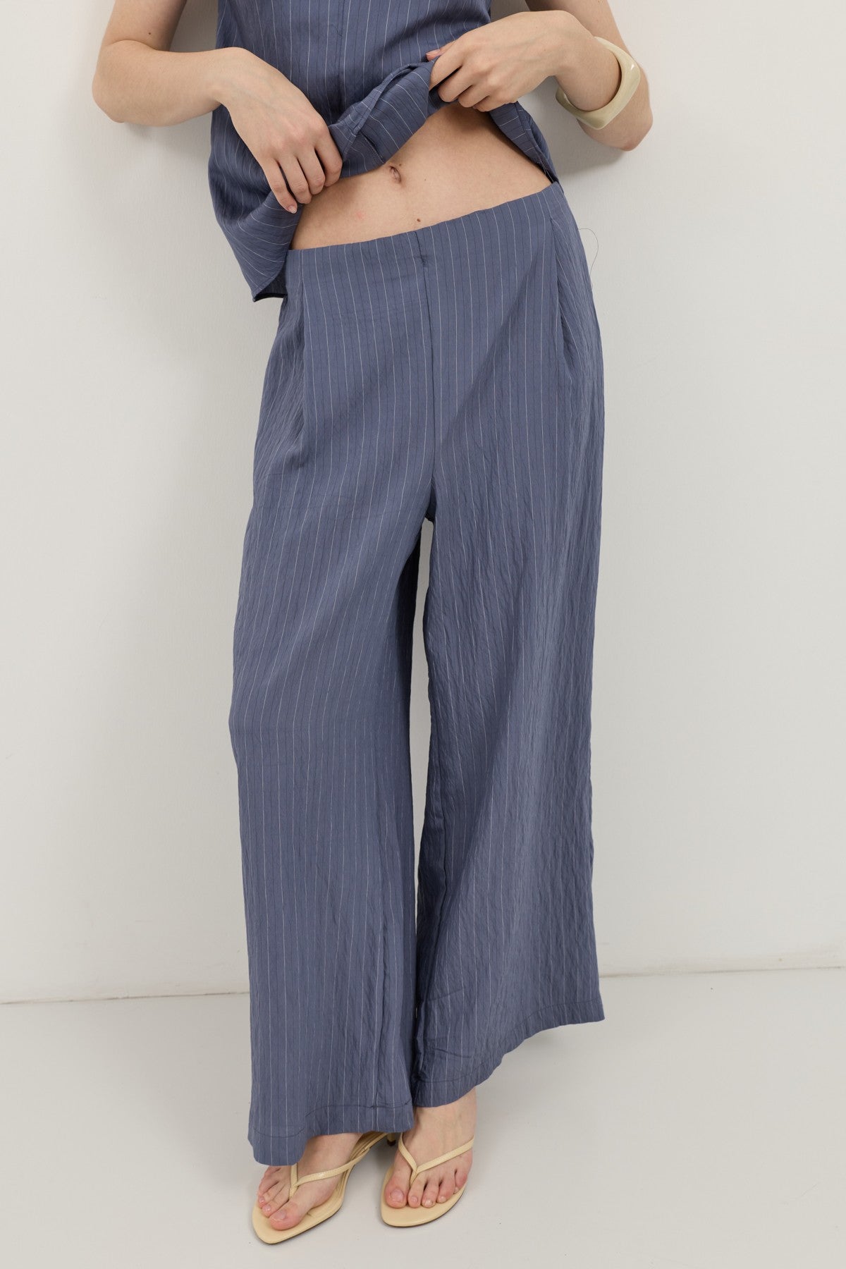 Cream-Colored Shawl-Collar Striped Women's Set